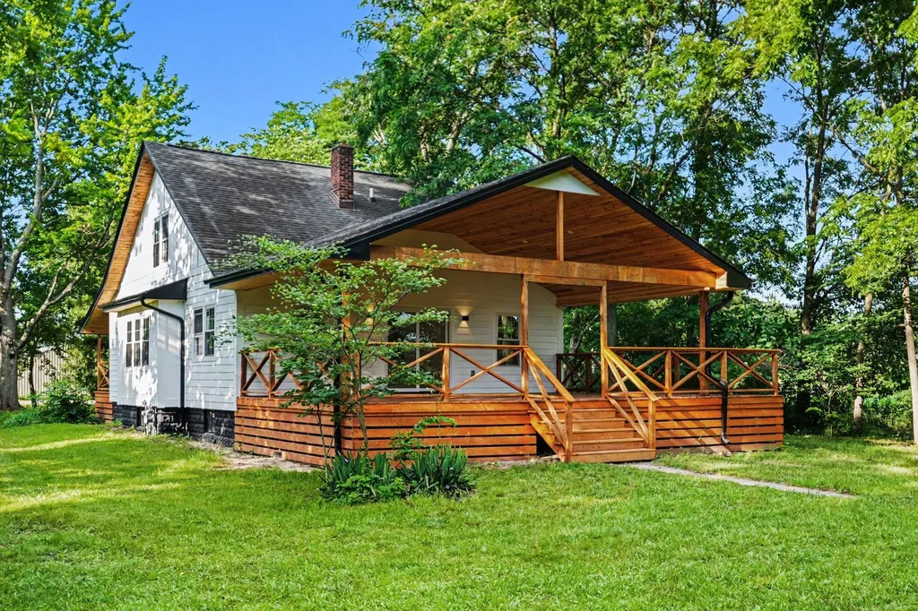 6351 Harbert Road Chikaming Township MI 49125