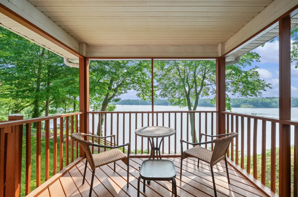 9895 Lakeview Drive Oronoko Charter Township MI 49103