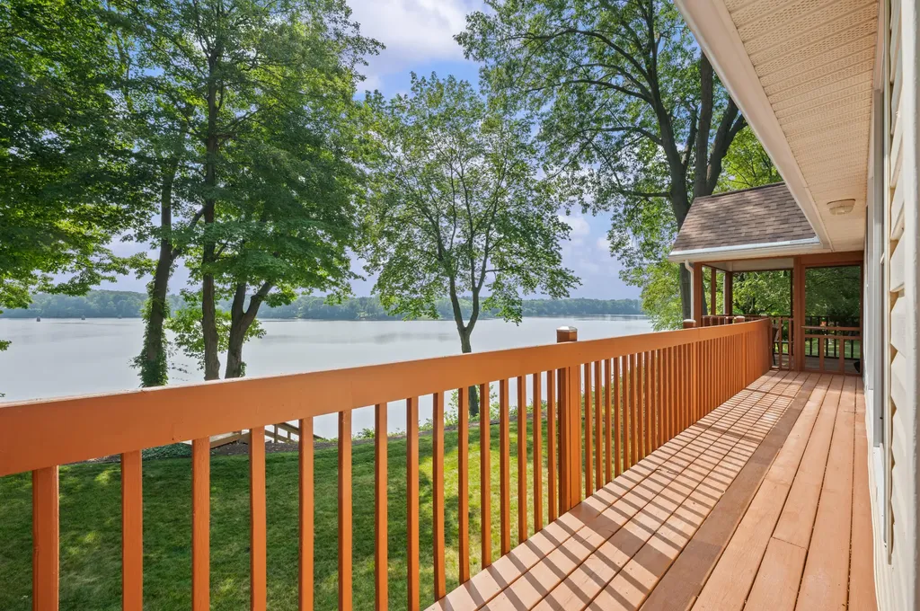 9895 Lakeview Drive Oronoko Charter Township MI 49103