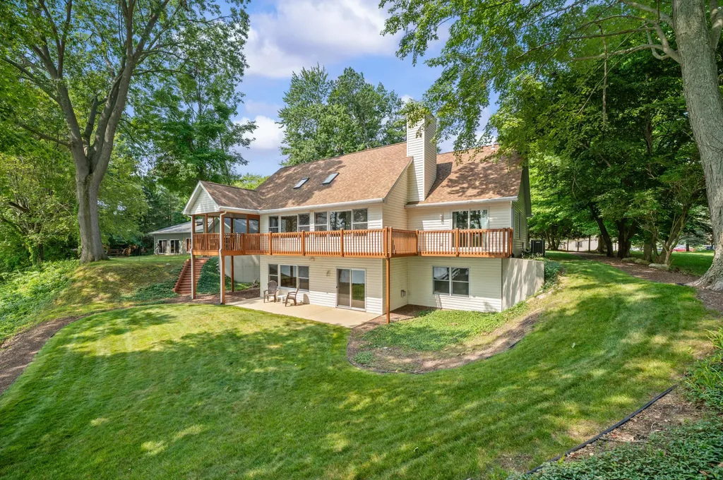 9895 Lakeview Drive Oronoko Charter Township MI 49103