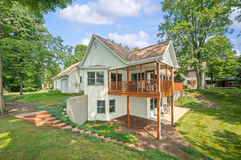 9895 Lakeview Drive Oronoko Charter Township MI 49103