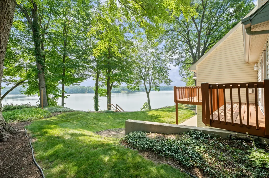 9895 Lakeview Drive Oronoko Charter Township MI 49103