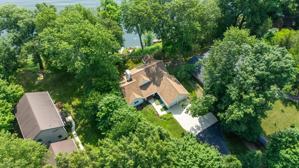 9895 Lakeview Drive Oronoko Charter Township MI 49103