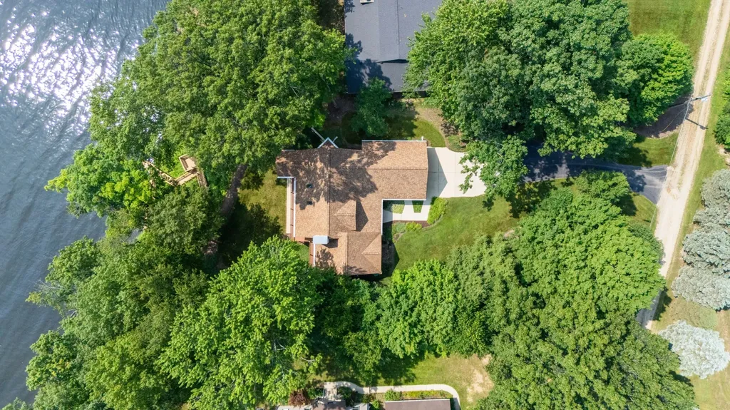 9895 Lakeview Drive Oronoko Charter Township MI 49103