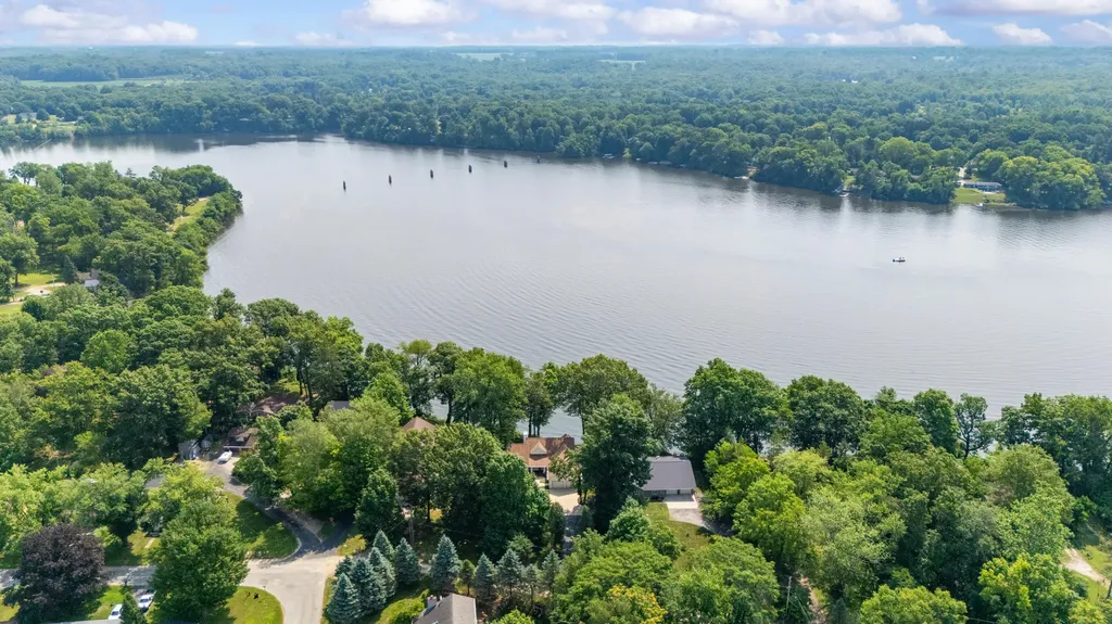 9895 Lakeview Drive Oronoko Charter Township MI 49103