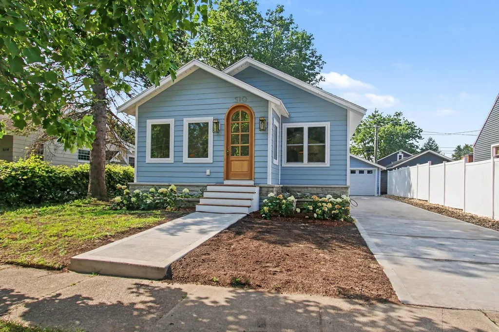 510 Lyon Street South Haven City MI 49090
