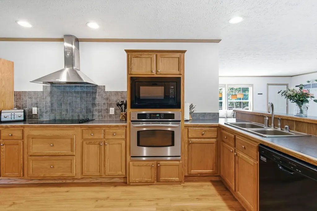 29785 Blue Star Highway Covert Township MI 49043