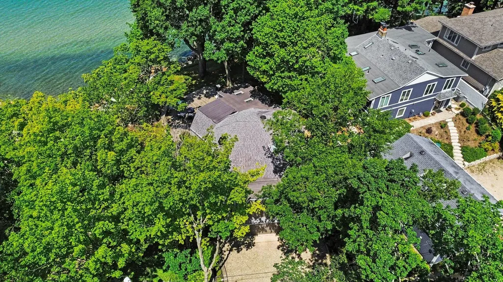 5924 Dunham Lane Lincoln Charter Township MI 49127