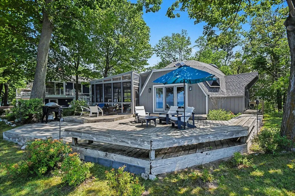 5924 Dunham Lane Lincoln Charter Township MI 49127