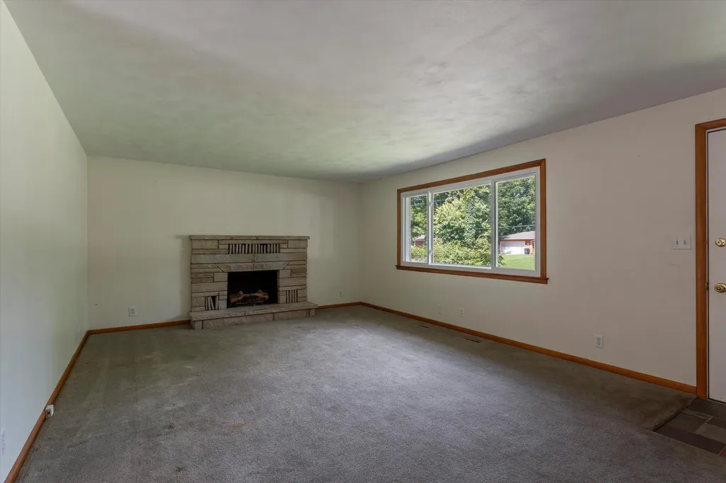 8696 Maplewood Drive Oronoko Charter Township MI 49103