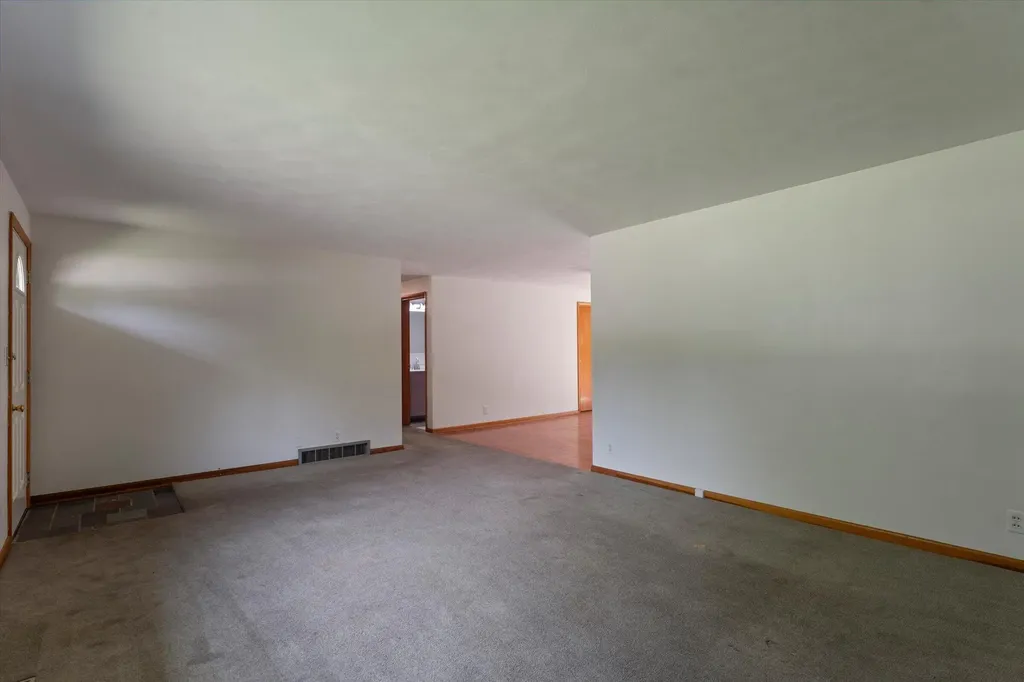 8696 Maplewood Drive Oronoko Charter Township MI 49103