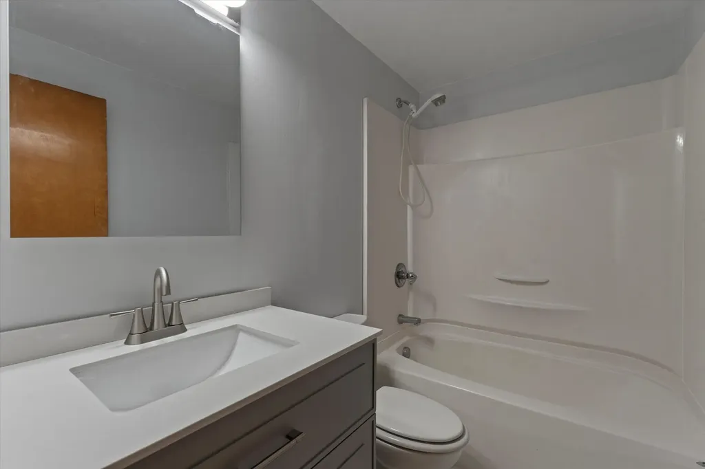 8696 Maplewood Drive Oronoko Charter Township MI 49103
