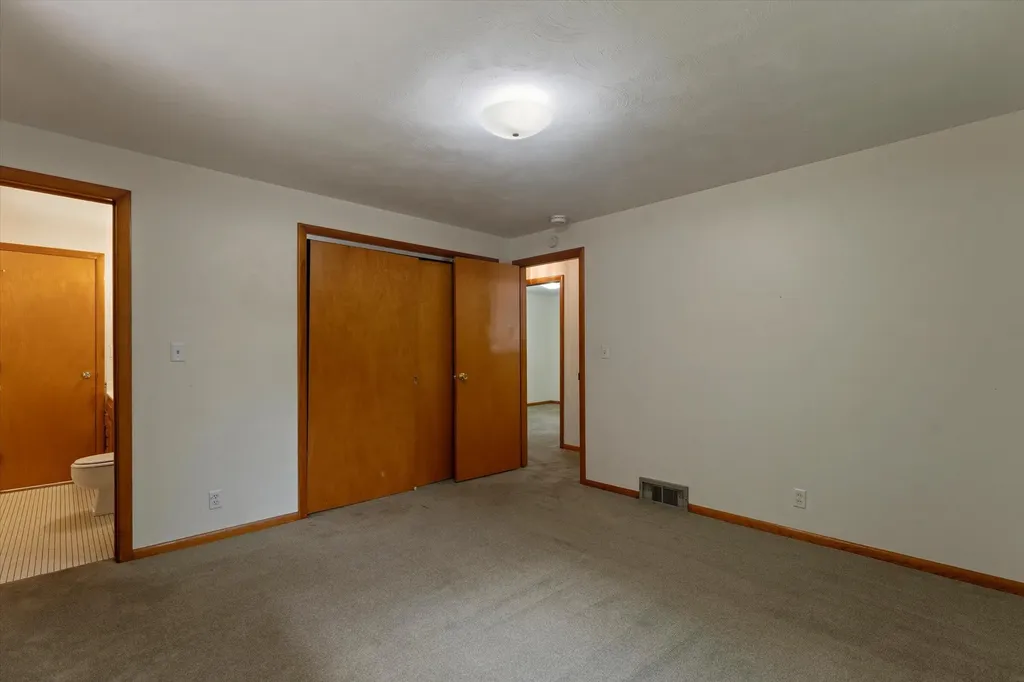 8696 Maplewood Drive Oronoko Charter Township MI 49103