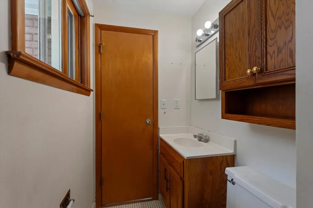 8696 Maplewood Drive Oronoko Charter Township MI 49103
