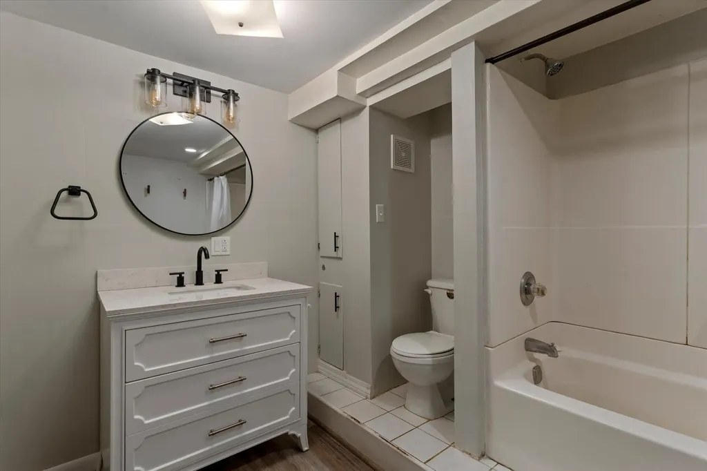 8696 Maplewood Drive Oronoko Charter Township MI 49103