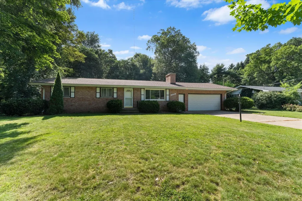 8696 Maplewood Drive Oronoko Charter Township MI 49103