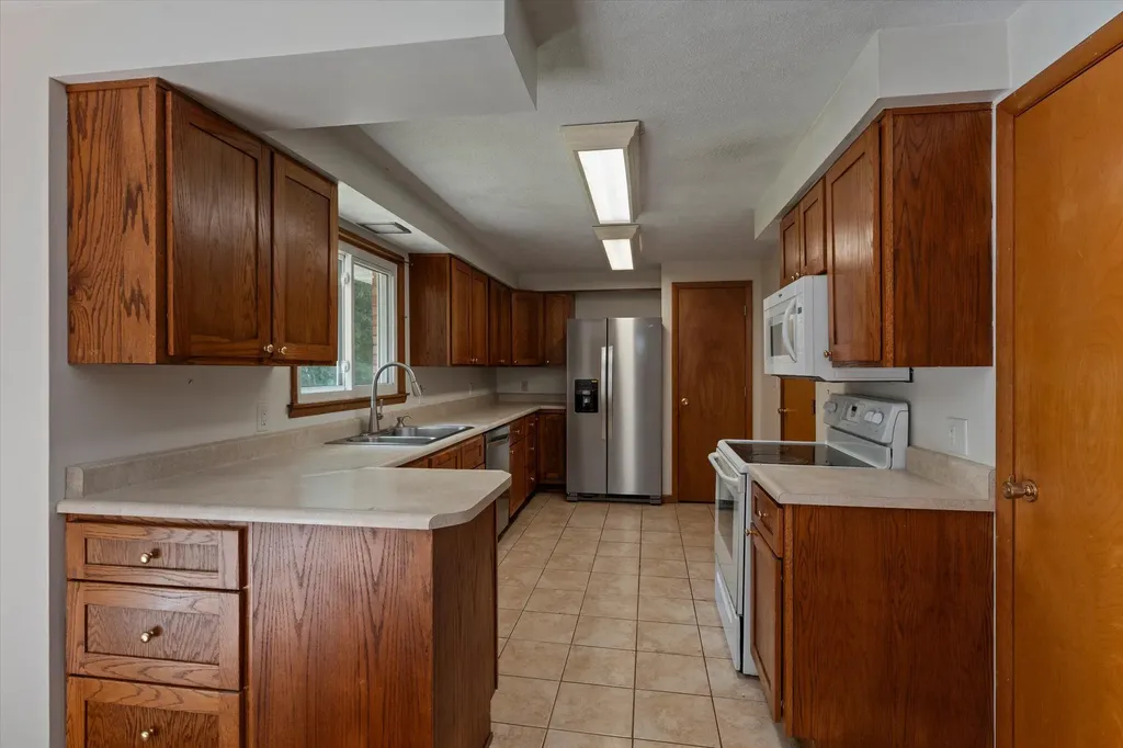 8696 Maplewood Drive Oronoko Charter Township MI 49103