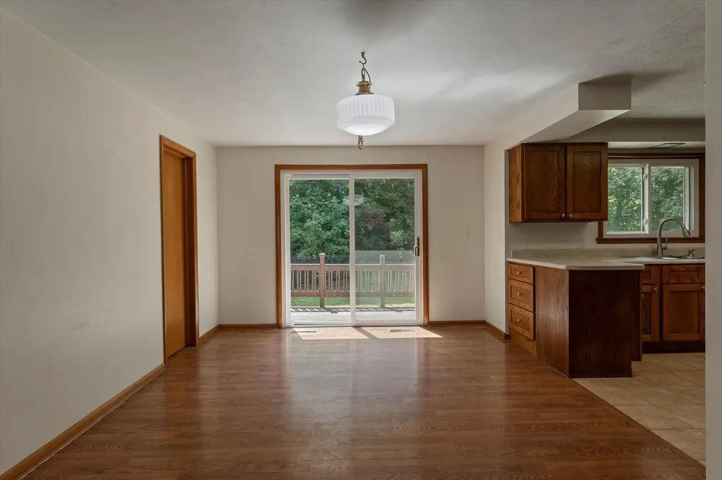 8696 Maplewood Drive Oronoko Charter Township MI 49103