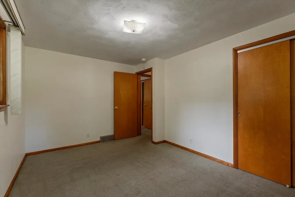 8696 Maplewood Drive Oronoko Charter Township MI 49103