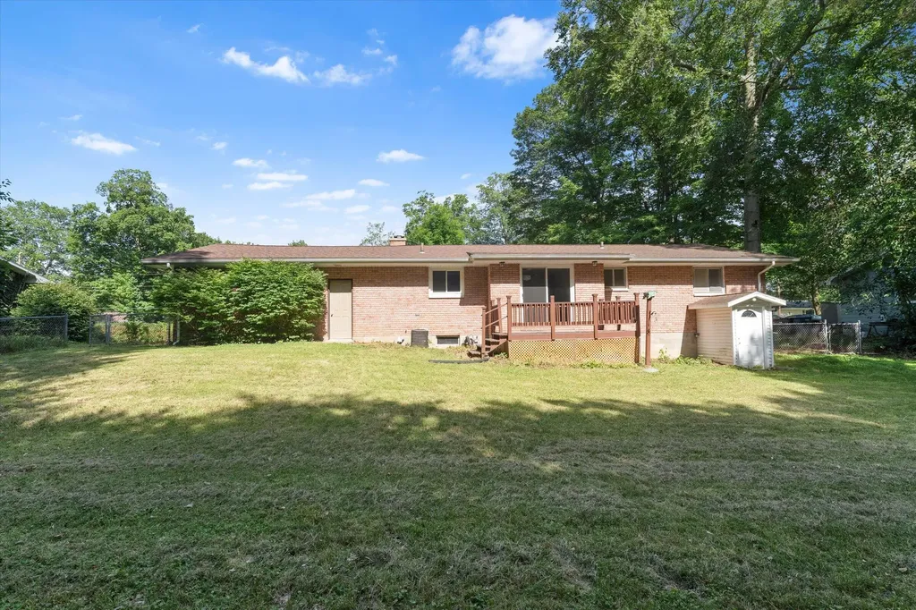 8696 Maplewood Drive Oronoko Charter Township MI 49103