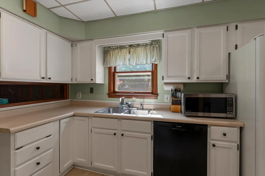 110 S East Street Cassopolis Village MI 49031