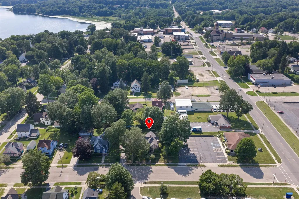 110 S East Street Cassopolis Village MI 49031