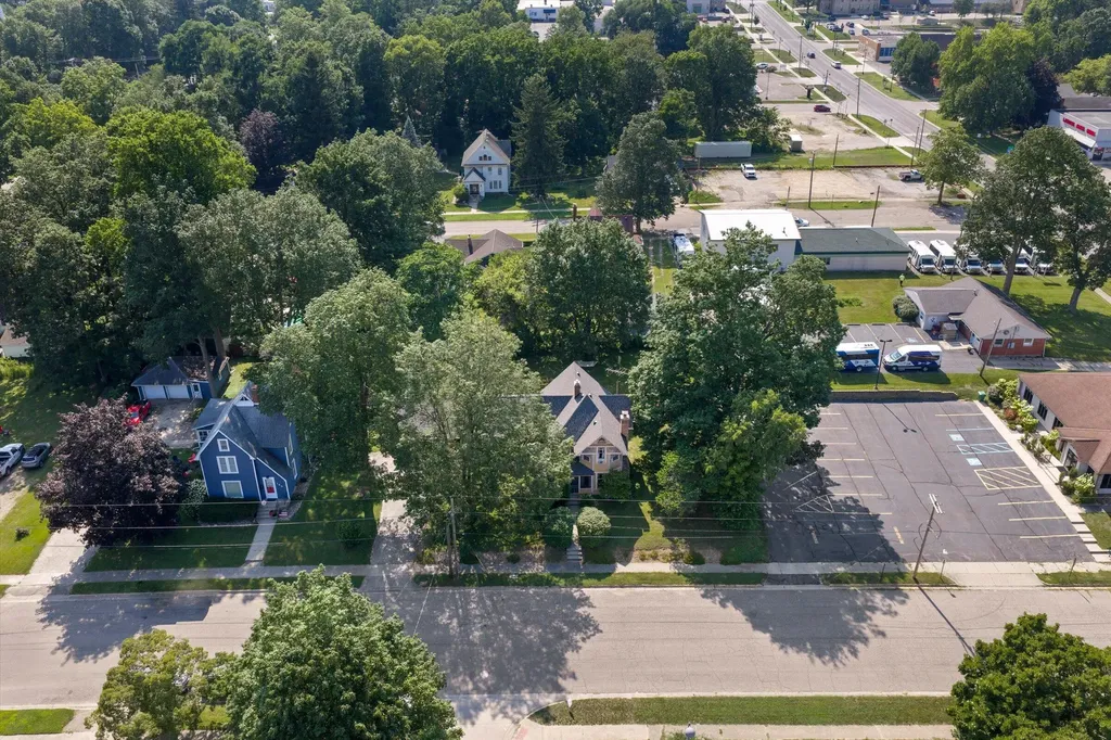 110 S East Street Cassopolis Village MI 49031