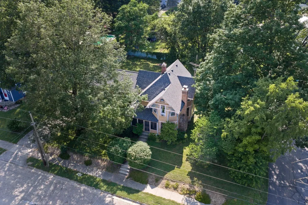 110 S East Street Cassopolis Village MI 49031