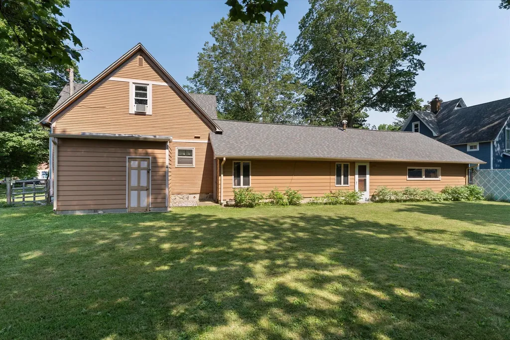 110 S East Street Cassopolis Village MI 49031