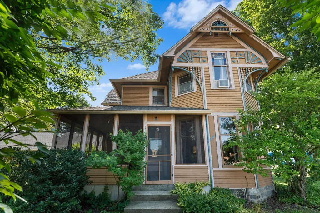 110 S East Street Cassopolis Village MI 49031