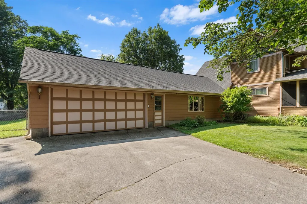 110 S East Street Cassopolis Village MI 49031