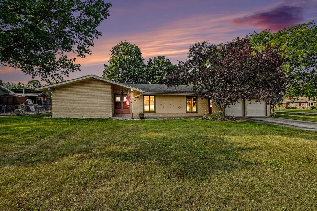 2436 Fountain Lane Lincoln Charter Township MI 49127