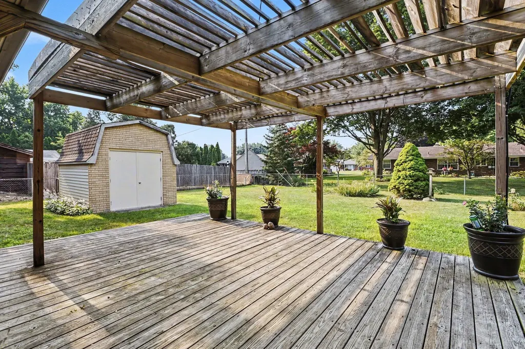 2436 Fountain Lane Lincoln Charter Township MI 49127