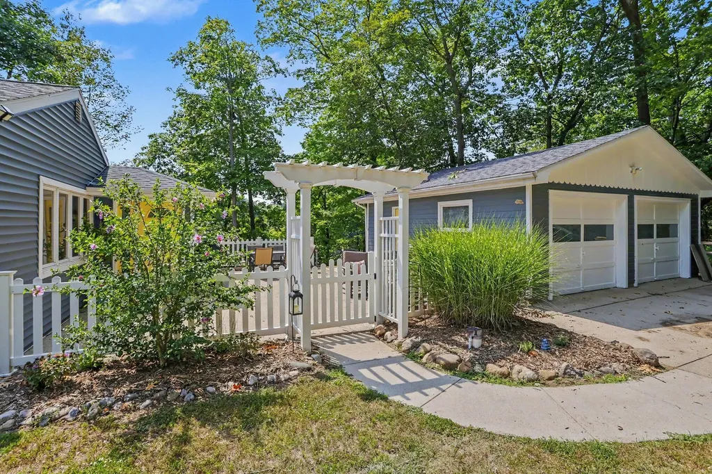 11628 S Lake Chapin Road Berrien Township MI 49103