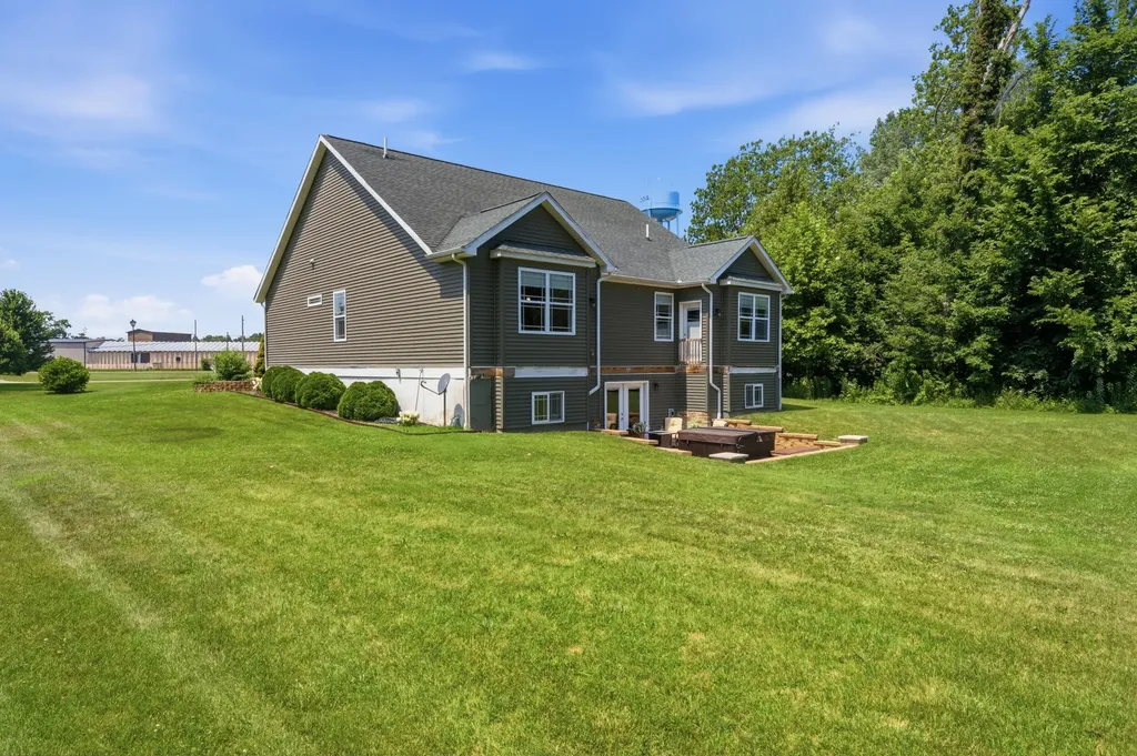 1155 Sonoma Court Baroda Village MI 49101