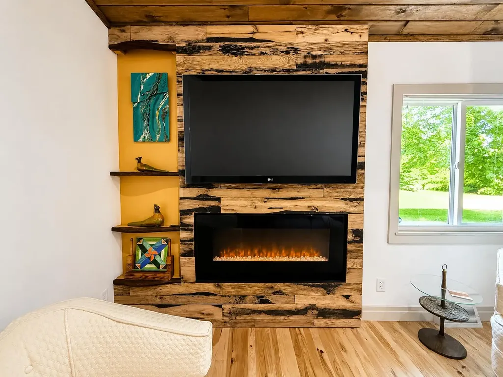 211 E Sycamore Street Three Oaks Village MI 49128