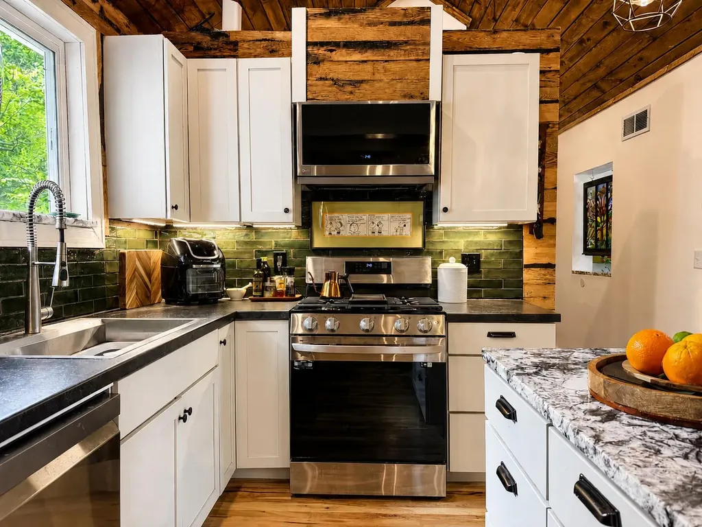 211 E Sycamore Street Three Oaks Village MI 49128