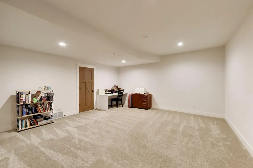 10333 S Noellyn Drive Oronoko Charter Township MI 49103