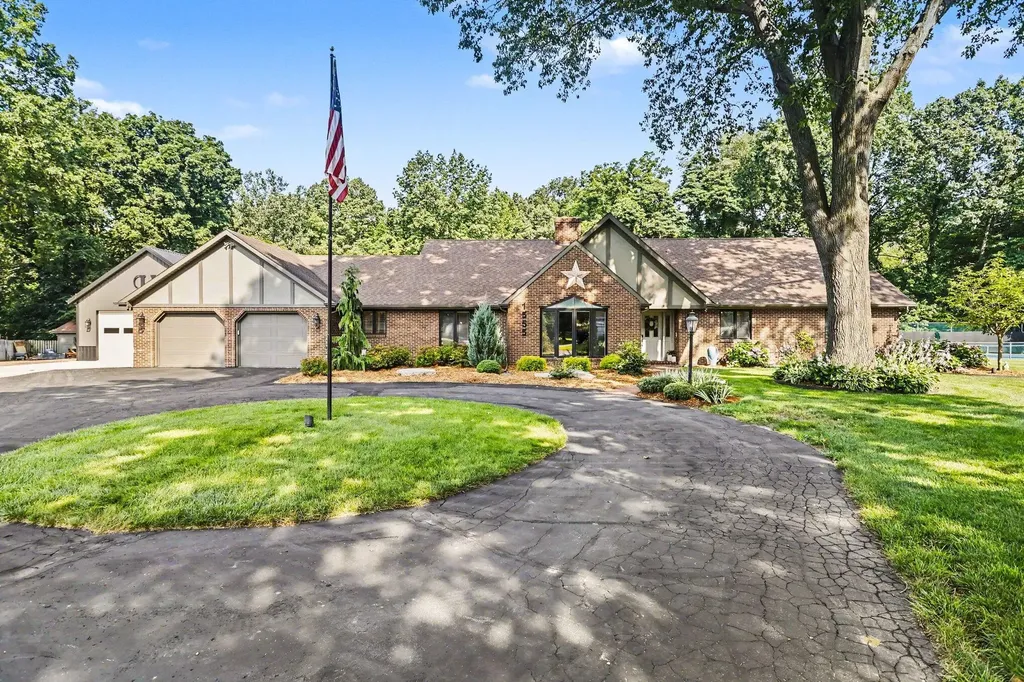 1555 Cardinal Drive Lincoln Charter Township MI 49085