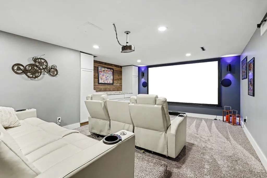 1555 Cardinal Drive Lincoln Charter Township MI 49085