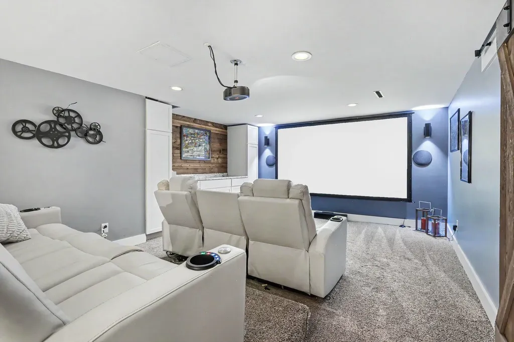 1555 Cardinal Drive Lincoln Charter Township MI 49085