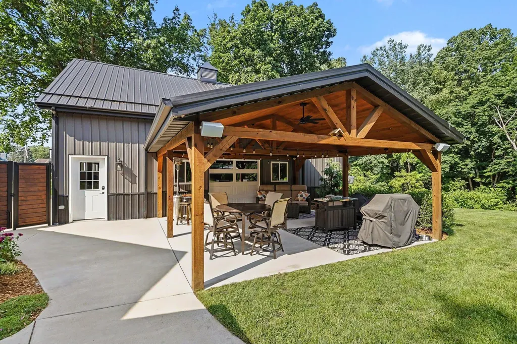 1555 Cardinal Drive Lincoln Charter Township MI 49085