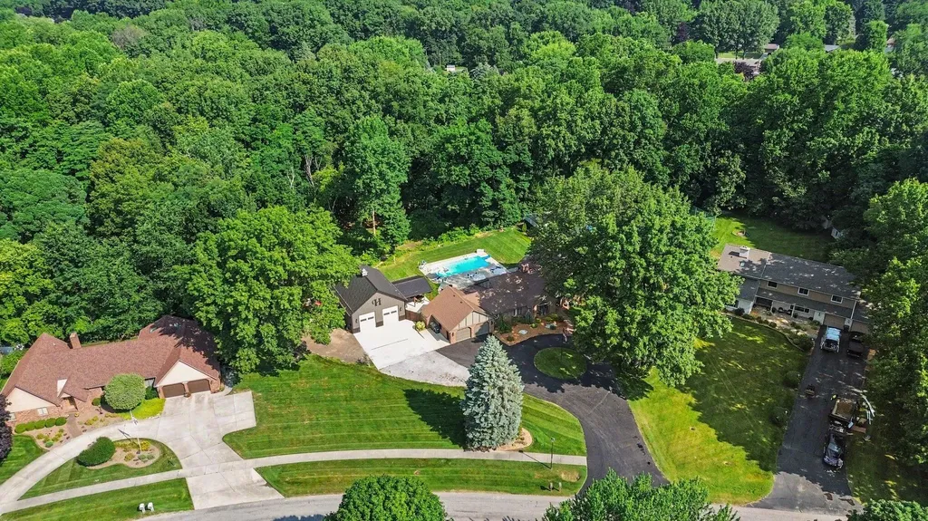 1555 Cardinal Drive Lincoln Charter Township MI 49085
