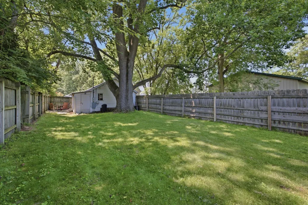27 S Smith Street New Buffalo City MI 49117