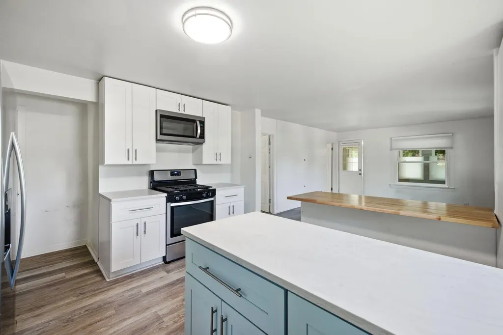 27 S Smith Street New Buffalo City MI 49117