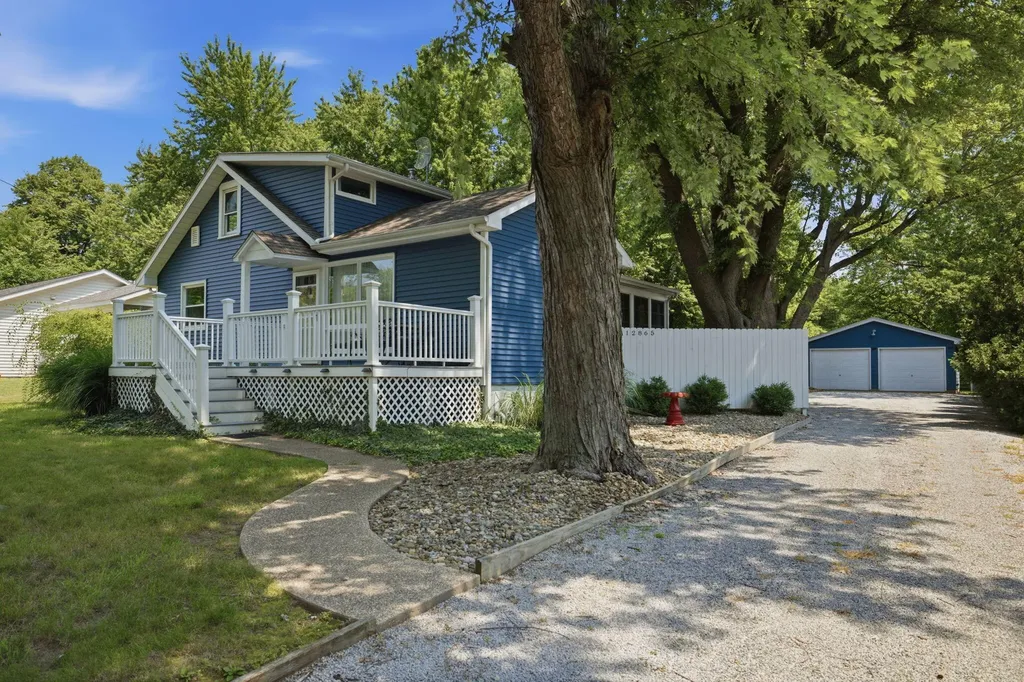 12865 Flynn Road Chikaming Township MI 49125