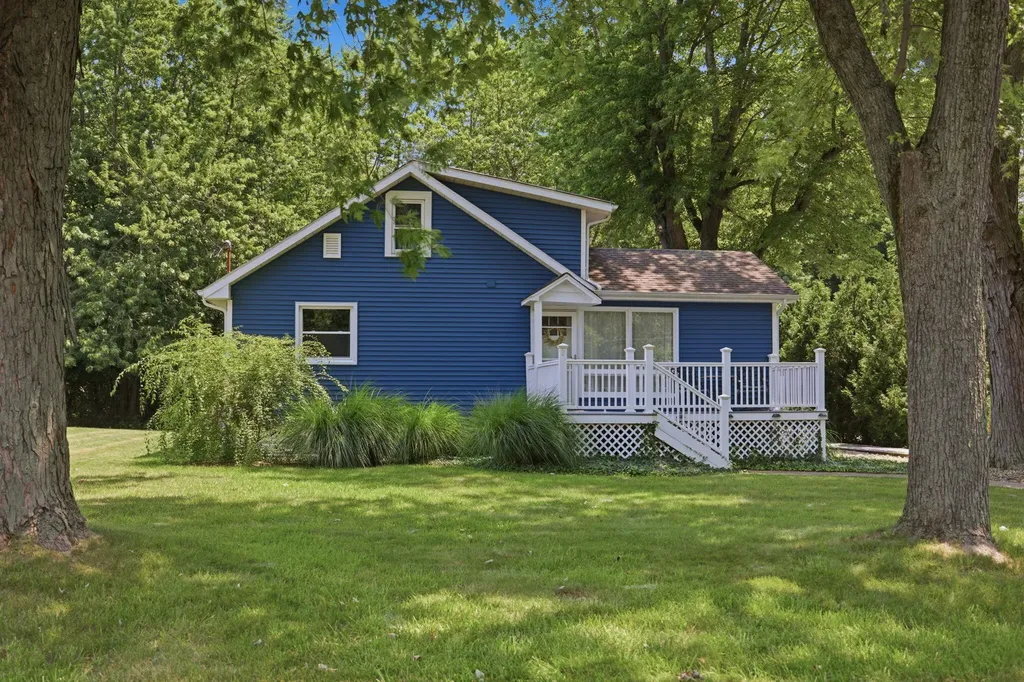 12865 Flynn Road Chikaming Township MI 49125