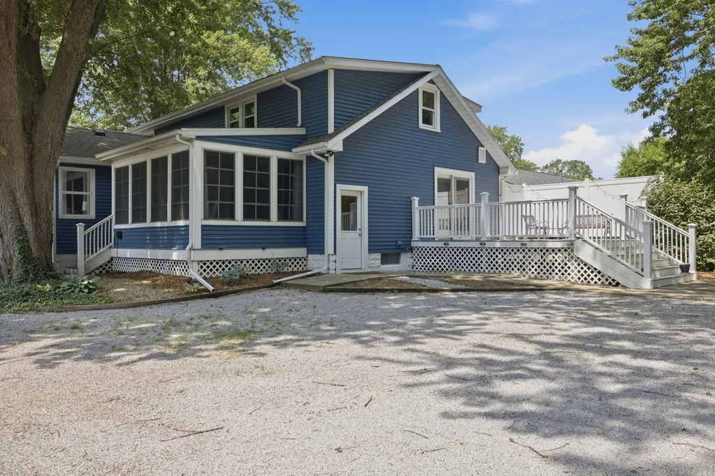 12865 Flynn Road Chikaming Township MI 49125