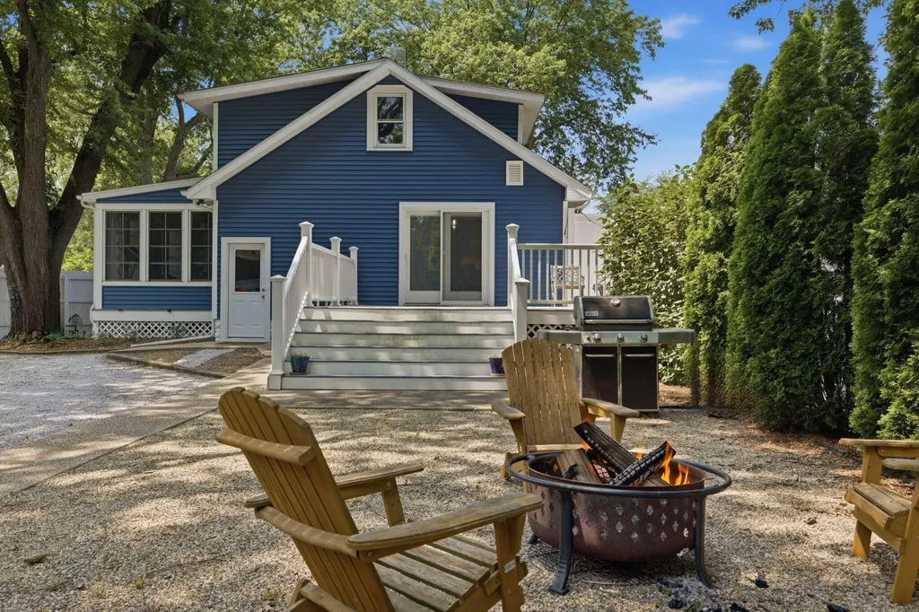 12865 Flynn Road Chikaming Township MI 49125