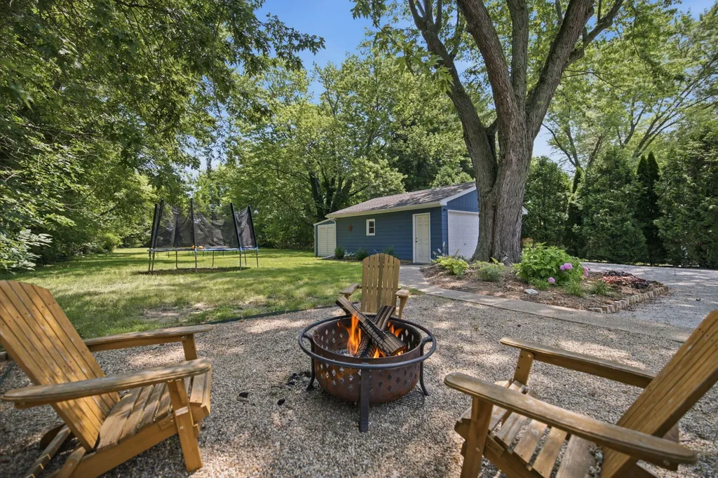 12865 Flynn Road Chikaming Township MI 49125
